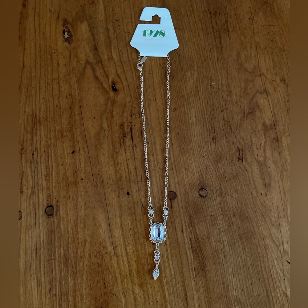 1928 Gold Tone Necklace